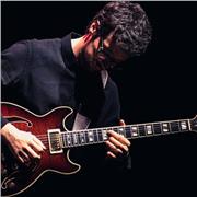 Docente di chitarra, diplomato in chitarra Jazz. Lezioni di chitarra acustica o elettrica per tutti i livelli